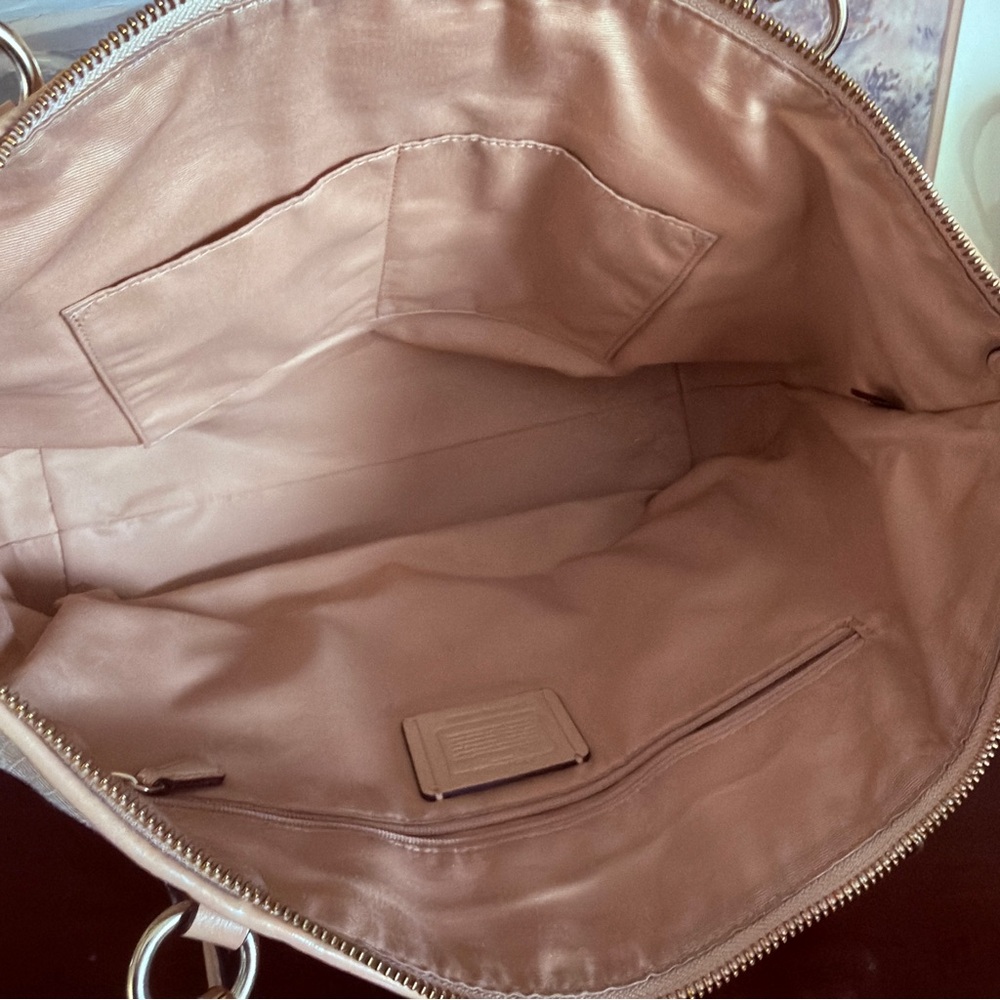 Coach Ava Tote - Picture 8 of 8
